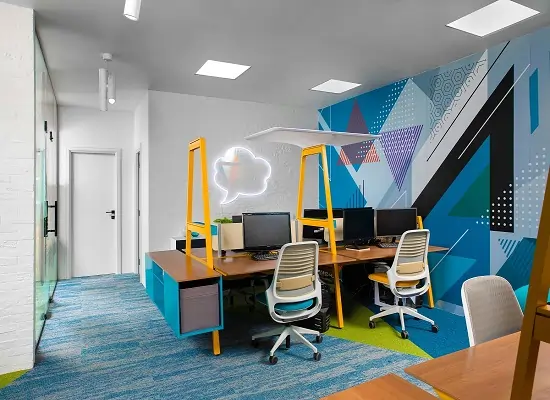 Open plan workstations in Delhi
